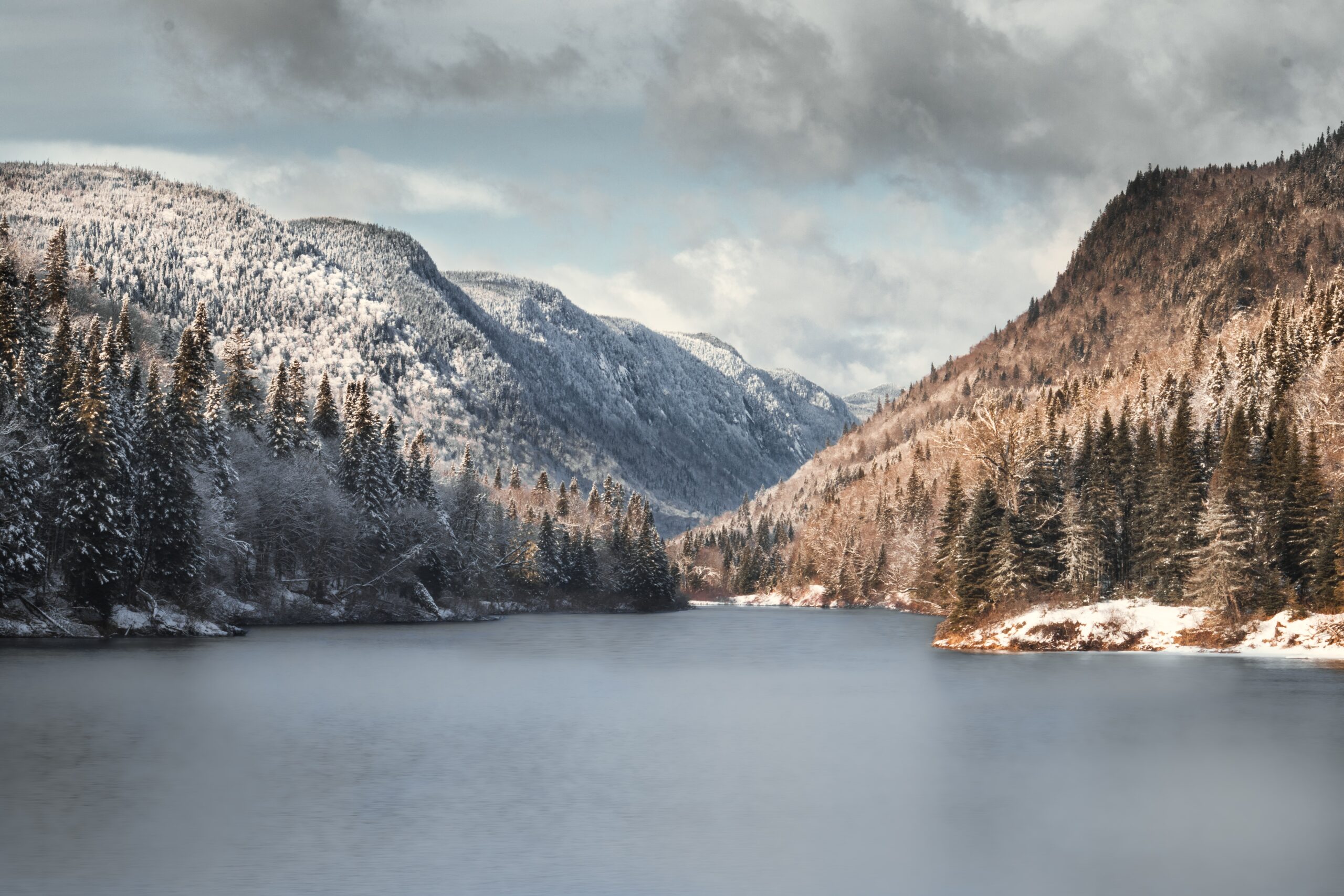 Полуостров в канаде. Квебек Канада природа. Озеро Сакакоми, Квебек фото. Canada images 4k.